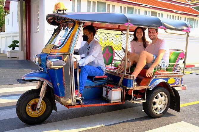 Private Chiang Mai Old City Half Day Tuk Tuk Tour - Tha Phae Gate and the canal loop: your orientation moment