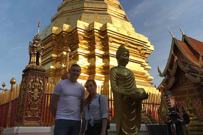 Private Chiang Mai Temple Tour with Doi Suthep and Wat Umong - Lunch at a local restaurant, plus a vegetarian option