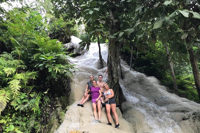 Private Chiang Mai Tour to Bua Thong Waterfalls and Ziplining - Lunch around noon: a real break before Bua Thong Waterfalls