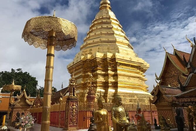 Private Day Tour Doi Suthep Temple and Handicraft Center - A private Chiang Mai day that hits the big two, without feeling rushed