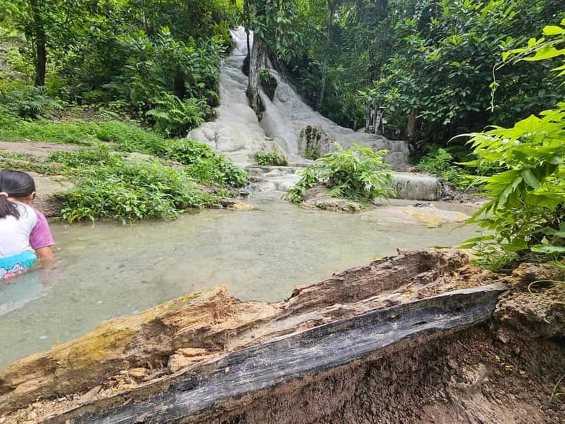Private : Sticky Waterfall & Secret Temple & Karen Village. - Secret cave temple: Naga steps, Buddha statues, and quiet respect