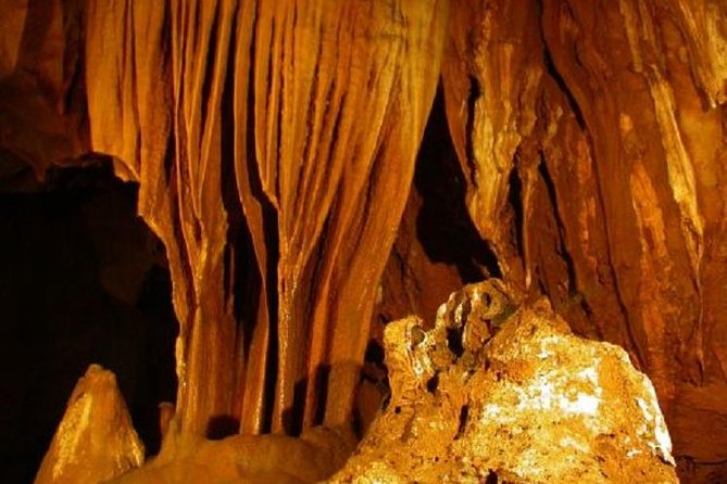 Private tour Chiang Dao cave ,Temples,Sticky waterfall - Pickup, pacing, and the private-group feeling