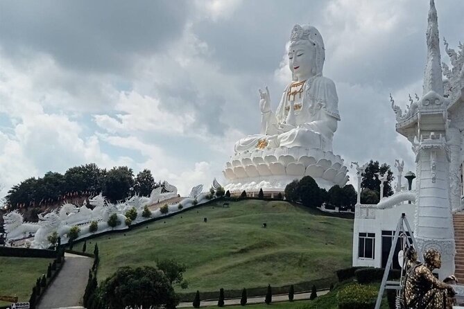 Private Tour Chiang Rai 3 Wonderful Temples & Lalitta Cafe - Wat Rong Suea Ten Blue Temple: Old Beliefs With A New Look