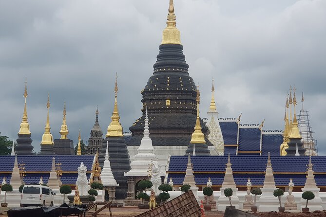 Private tour] Perfect day! Sticky waterfall + ChiangDao Cave + Wat BandenTemple - Rainy Season Reality (May to October)