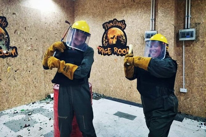 Rage Room - What happens inside: controlled smashing, then a calmer you