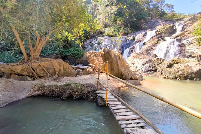 Secret Waterfall and Bamboo Rafting from Chiang Mai - Bamboo Rafting on the Wang River: What 45 Minutes Is Like
