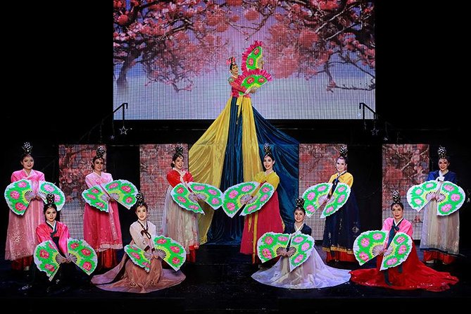 Siam Dragon cabaret show : Ticket & Optional Transfer - The show itself: Thai and international on one stage