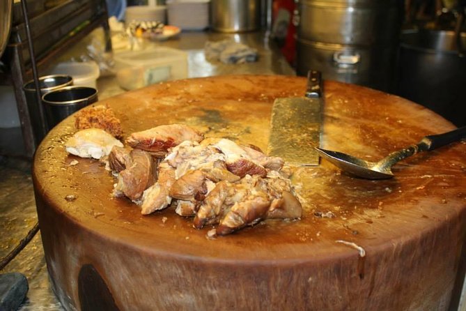 Small-Group Chiang Mai Evening Street Food Tour - Spicy vs. Mild, and How the Guide Helps You Stay Comfortable