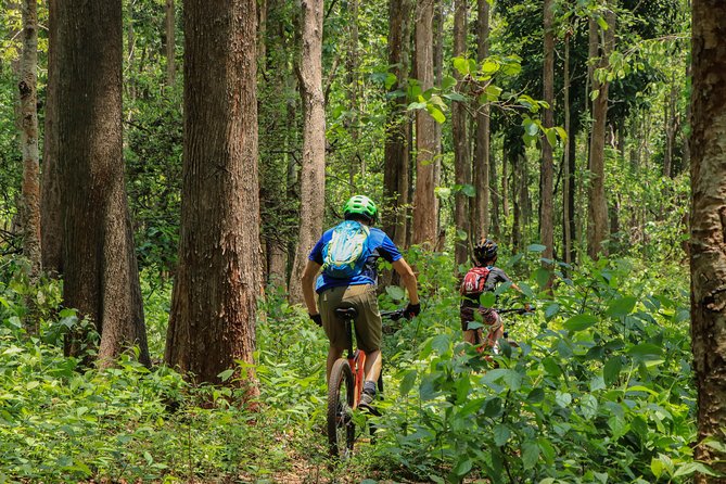 Sticky Waterfall Cycling Tour - Mae Kuang Reservoir to the Trailhead, the tour’s best opener