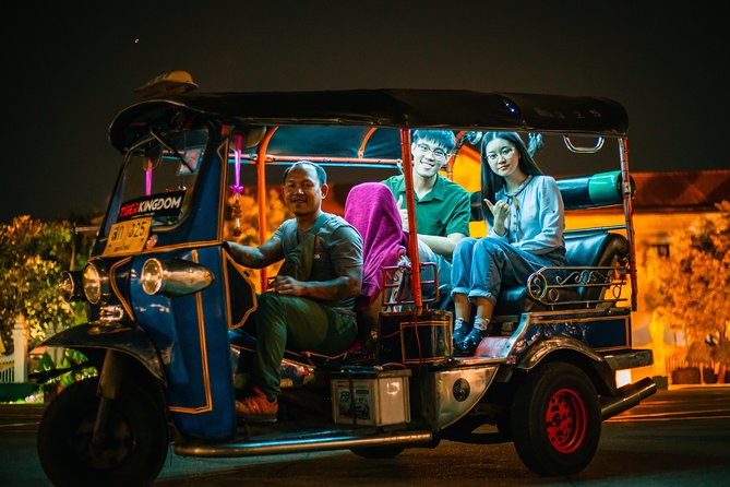 Sunlight or Moonlight: Chiang Mai City Tuk Tuk Tour - Your Ride Setup: Tuk-Tuk Transport, English Guide, and Small-Group Attention