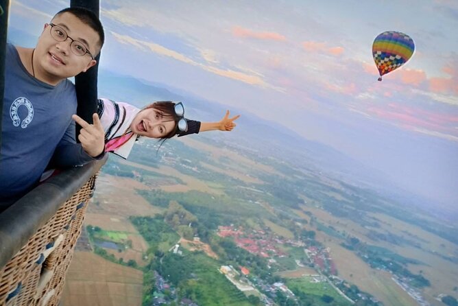 Sunrise Hot Air Balloon Adventure in Chiang Mai - How the English-speaking pilot helps you see the right things