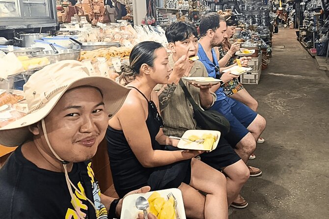 Taste of Chiang Mai: Michelin Guide Street Food Small Group 2Hr - Warorot Market (Kad Luang) and Why It Works for Both Food and Shopping