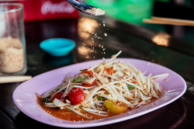 The 10 Tastings of Chiang Mai With Locals: Private Street Food Tour - Stop One, Wat Chai Si Phum: A Temple Start That Sets the Tone