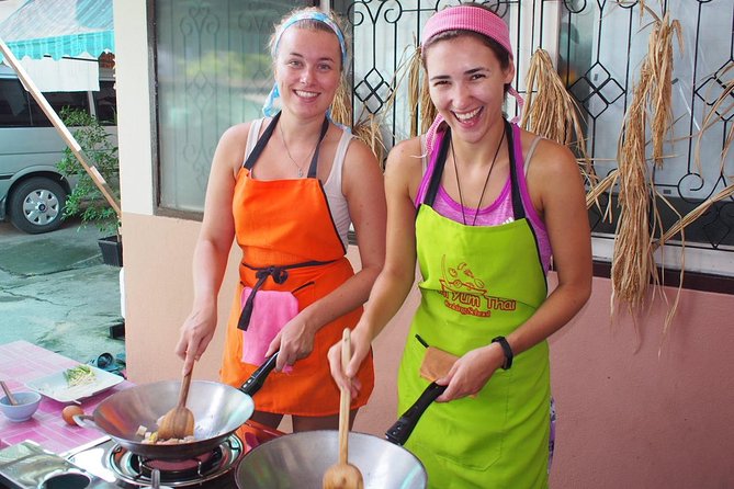 Tomyumthai Cooking Class in Chiang Mai - Pickup, timing, and where to start from