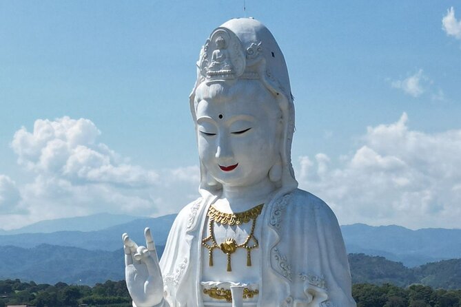 Visit Chiang Rai Temples and Lalitta Cafe from Chiang Mai - The Setup: 7:00 am Pickup, Air-Conditioned Ride, and a Packed Day