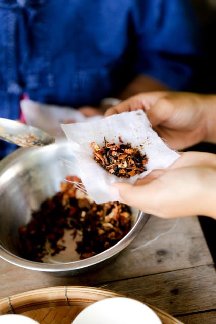 Workshop Making Herbal ball & herbal inhaler - Finding Hang Tueng Farm and the calm start
